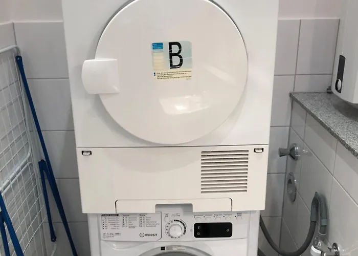 Bright, Friendly Flat In A Well-maintained Old Building